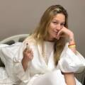No hospital, Luana Piovani anuncia ‘recauchutada’